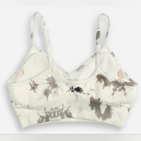 Civil Regime Kelly Seamless Shorts & Bra (Combo) - Picture 10 of 16